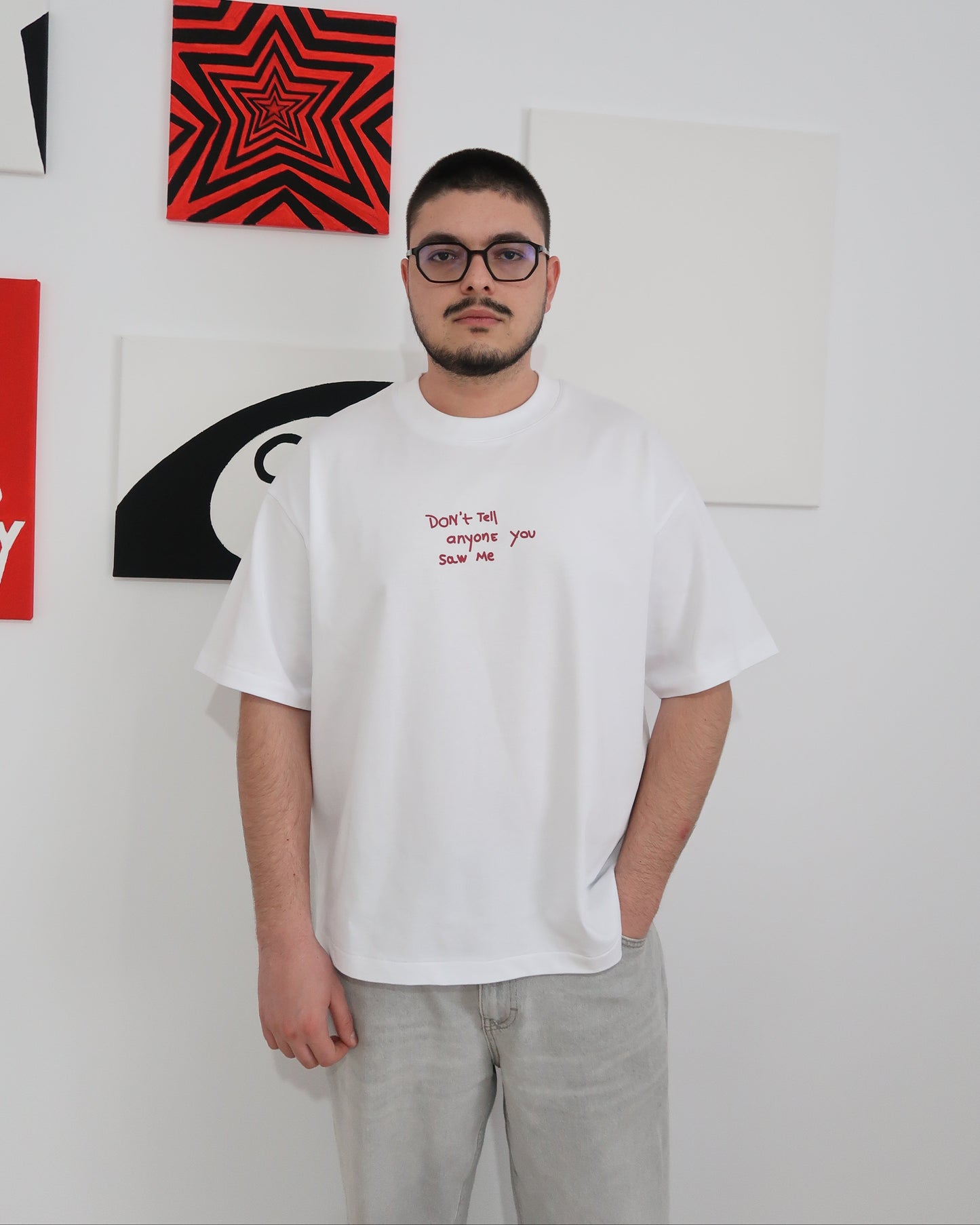 tricou alb oversized streetwear zero sense cu text rosu 