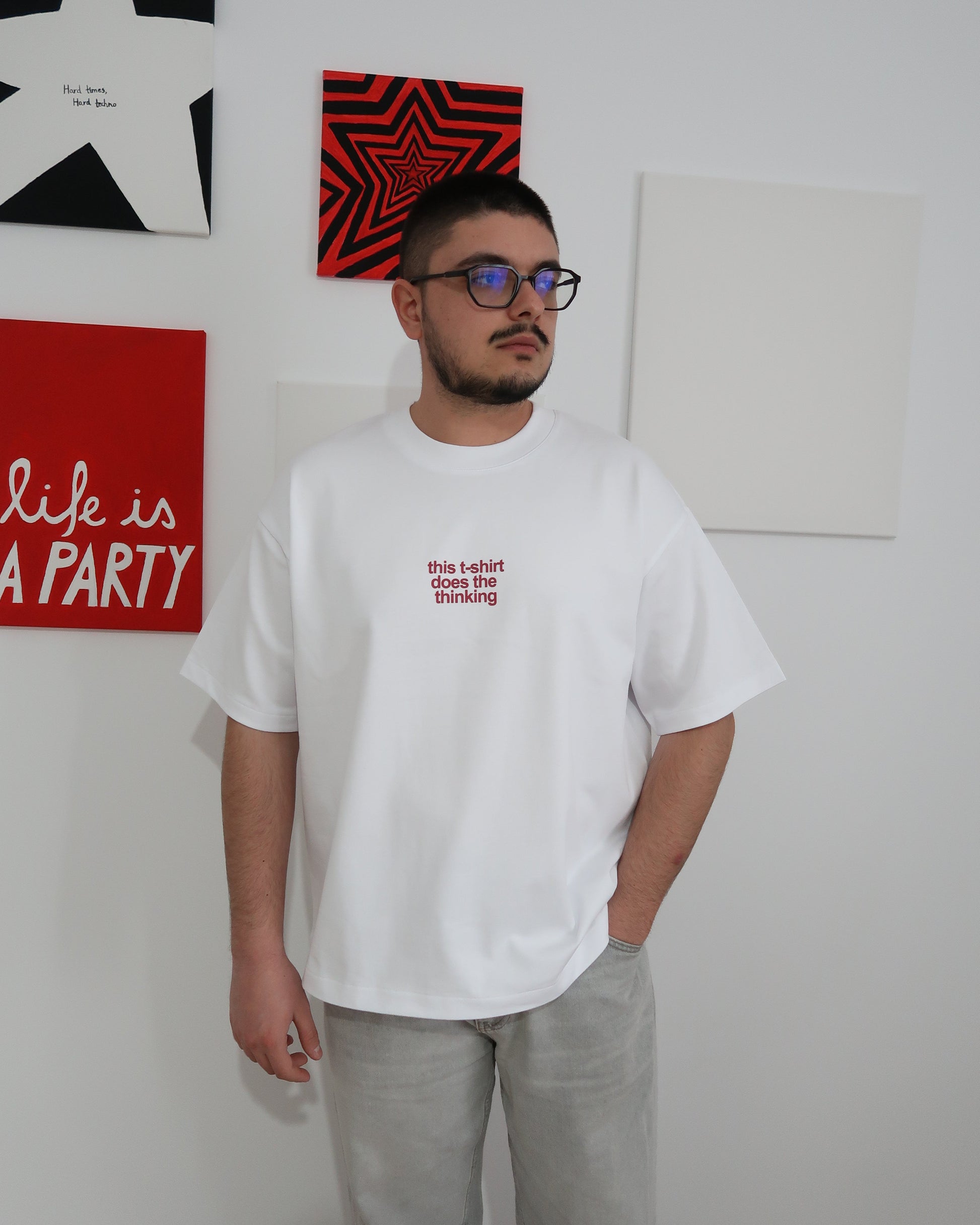 tricou alb oversized streetwear zero sense cu text rosu 